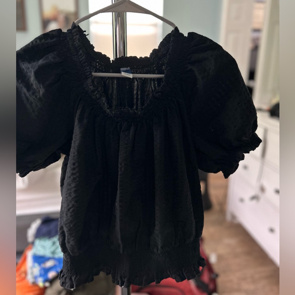 Old Navy puff sleeve top